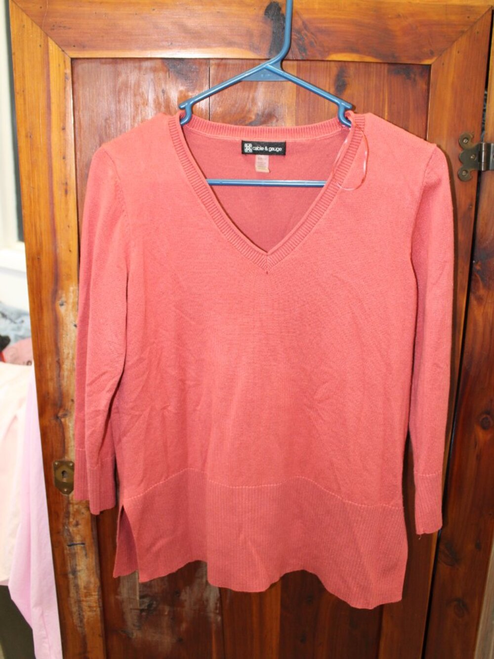 Cable & Gauge Coral Pink V-Neck Knit Sweater Side Slit Sz S